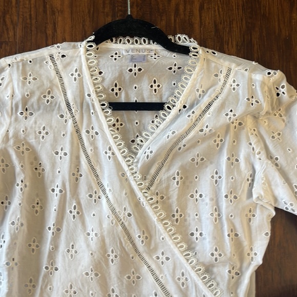 VENUS Eyelet Wrap Top - Picture 3 of 6